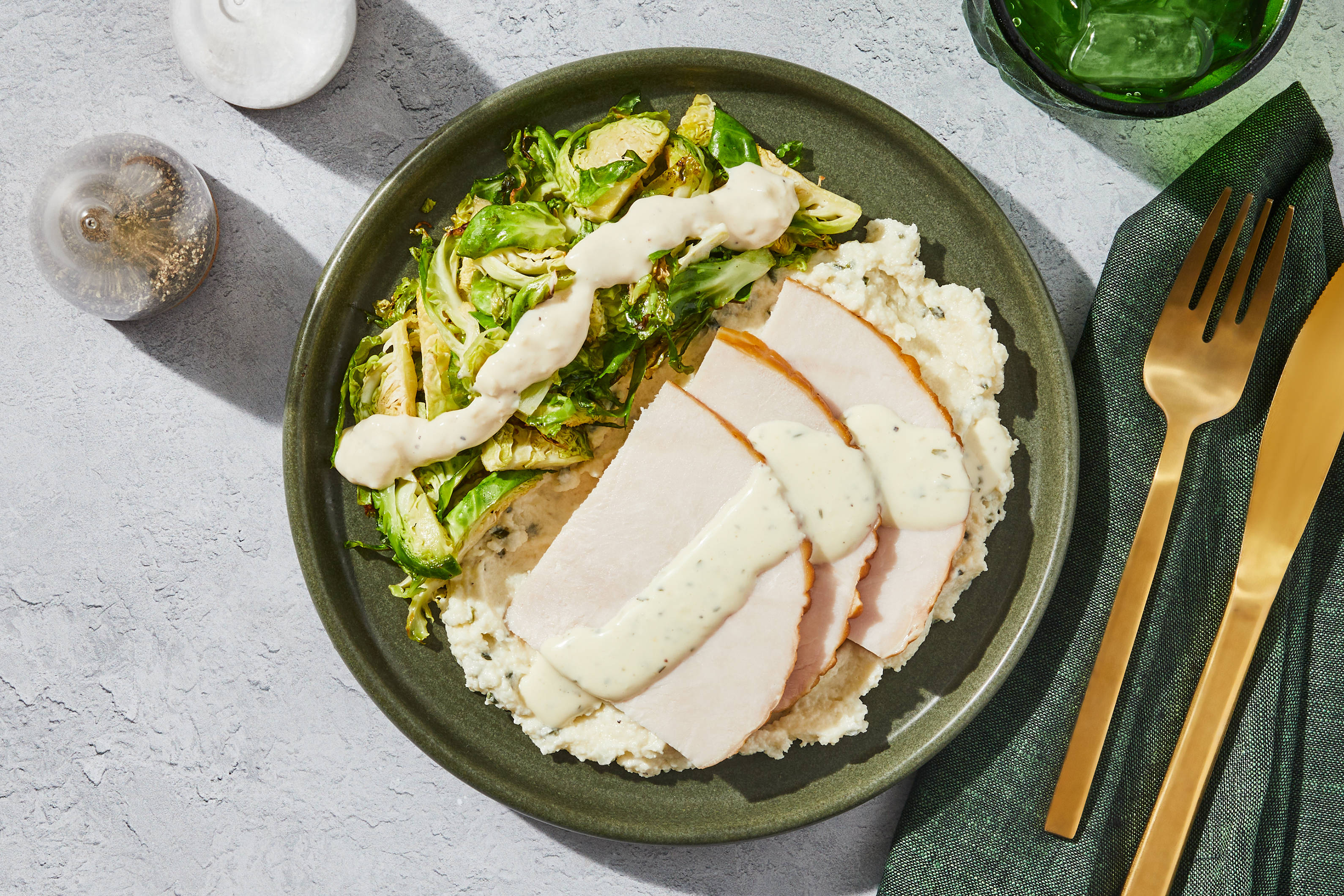 Homestyle Turkey & Herb Gravy