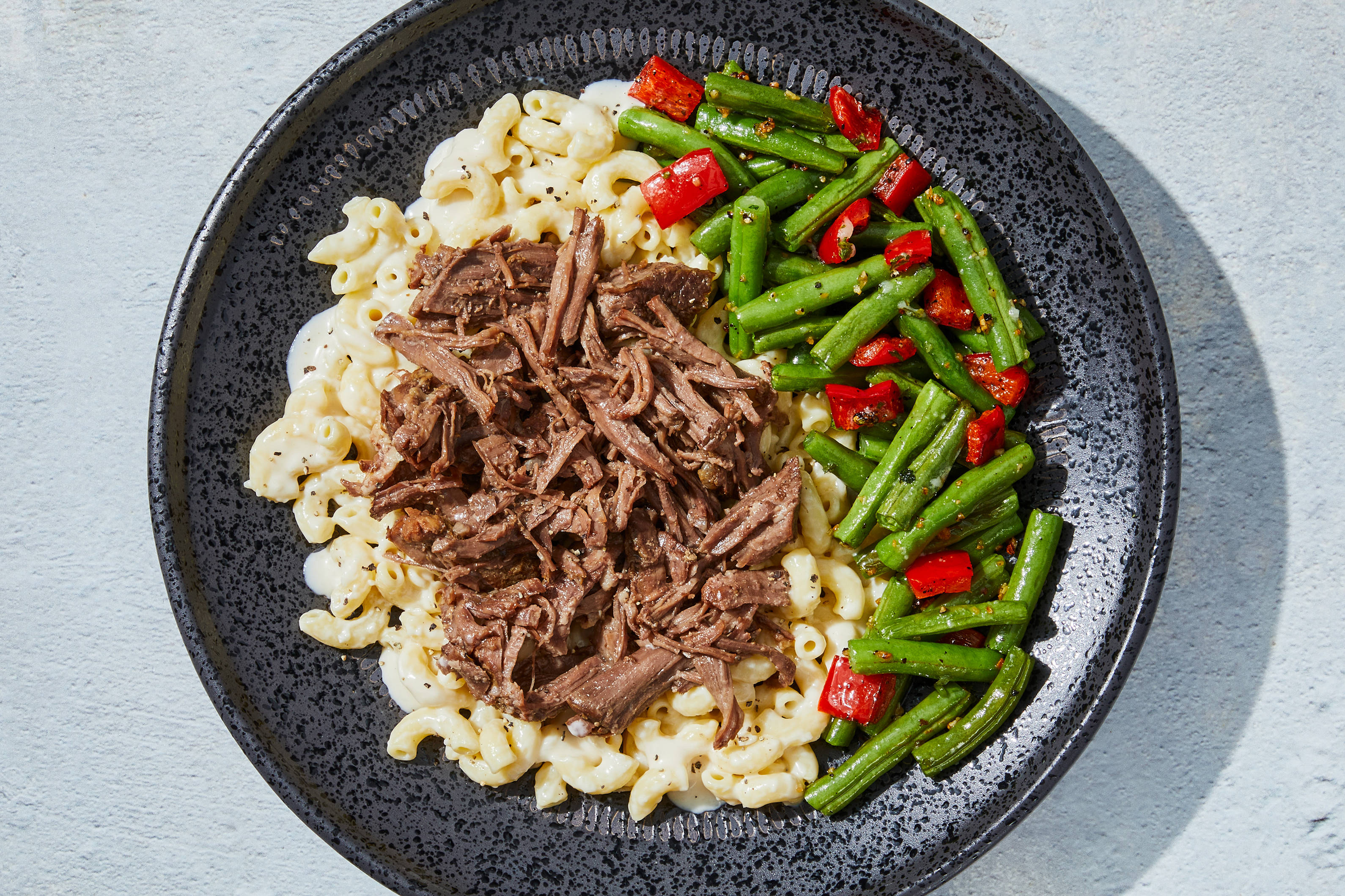 Smoky Gouda Mac & Shredded Beef