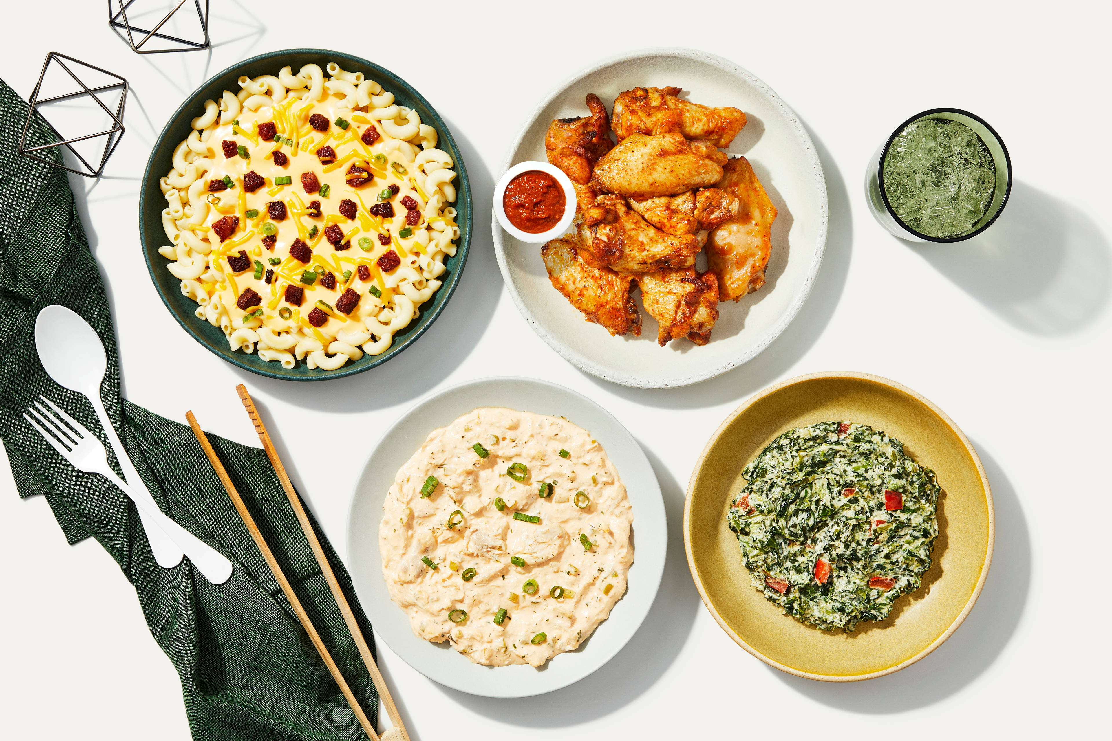 BBQ Bundle: Tangy BBQ Chicken Wings, Bacon Cheddar Mac 'n' Cheese & Dip Duo