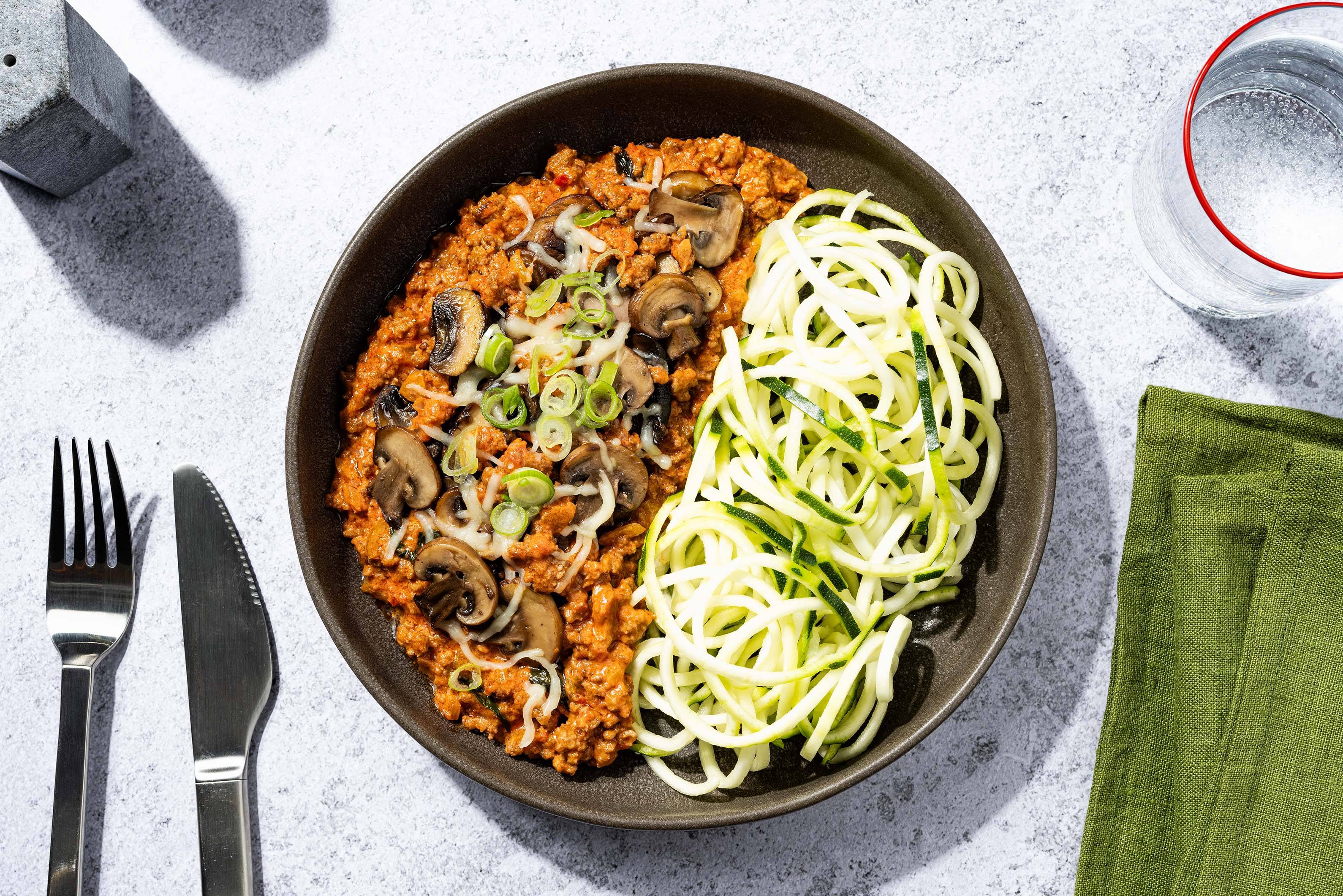 Zucchini-Spaghetti Bolognese