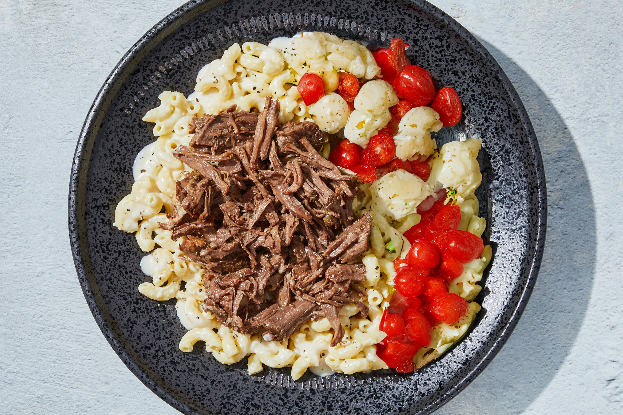 Smoky Gouda Mac & Shredded Beef