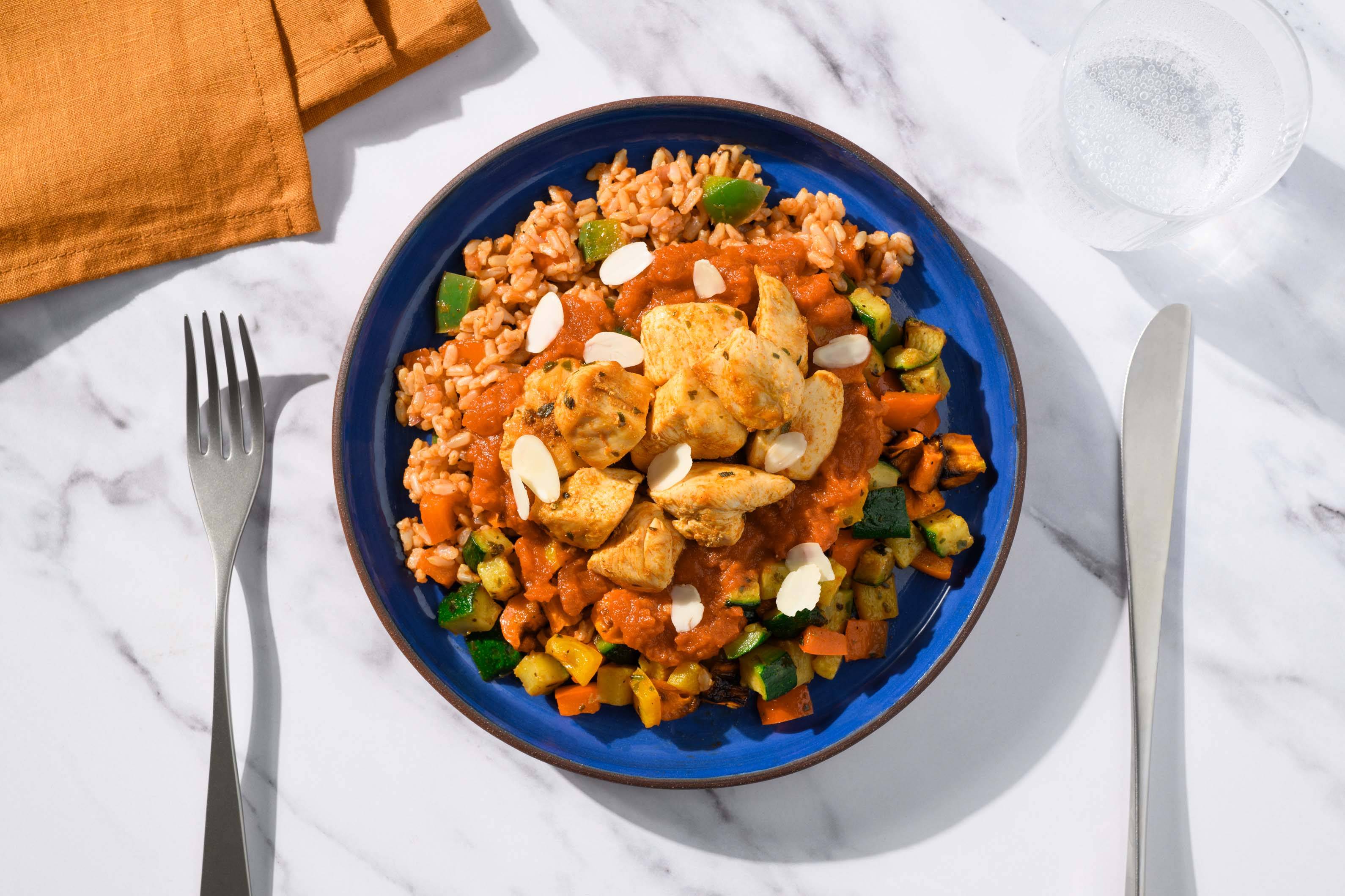 Tunesisch gewürzte Tomaten-Hähnchen-Bowl