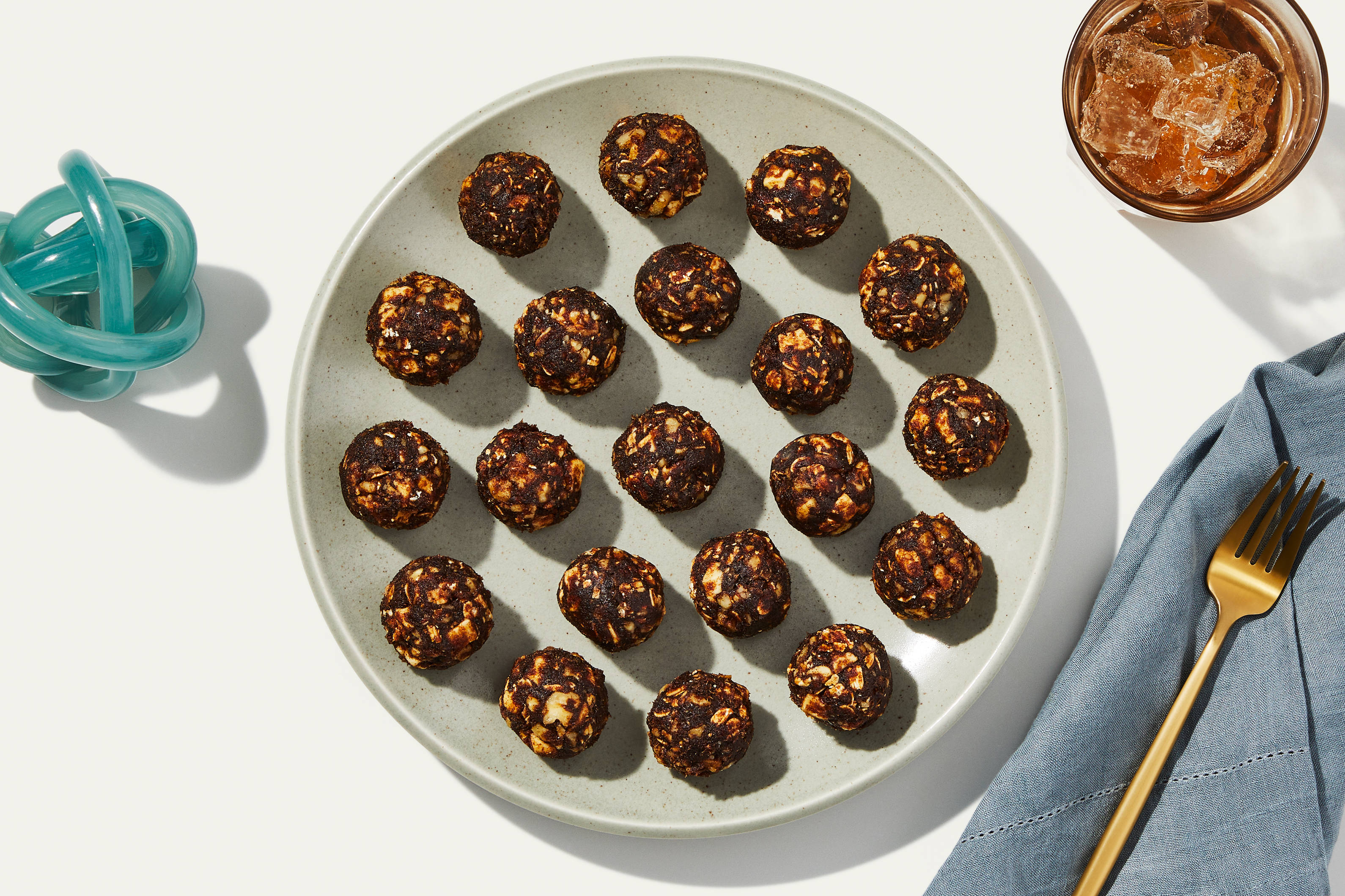 Apple Cinnamon Energy Bites