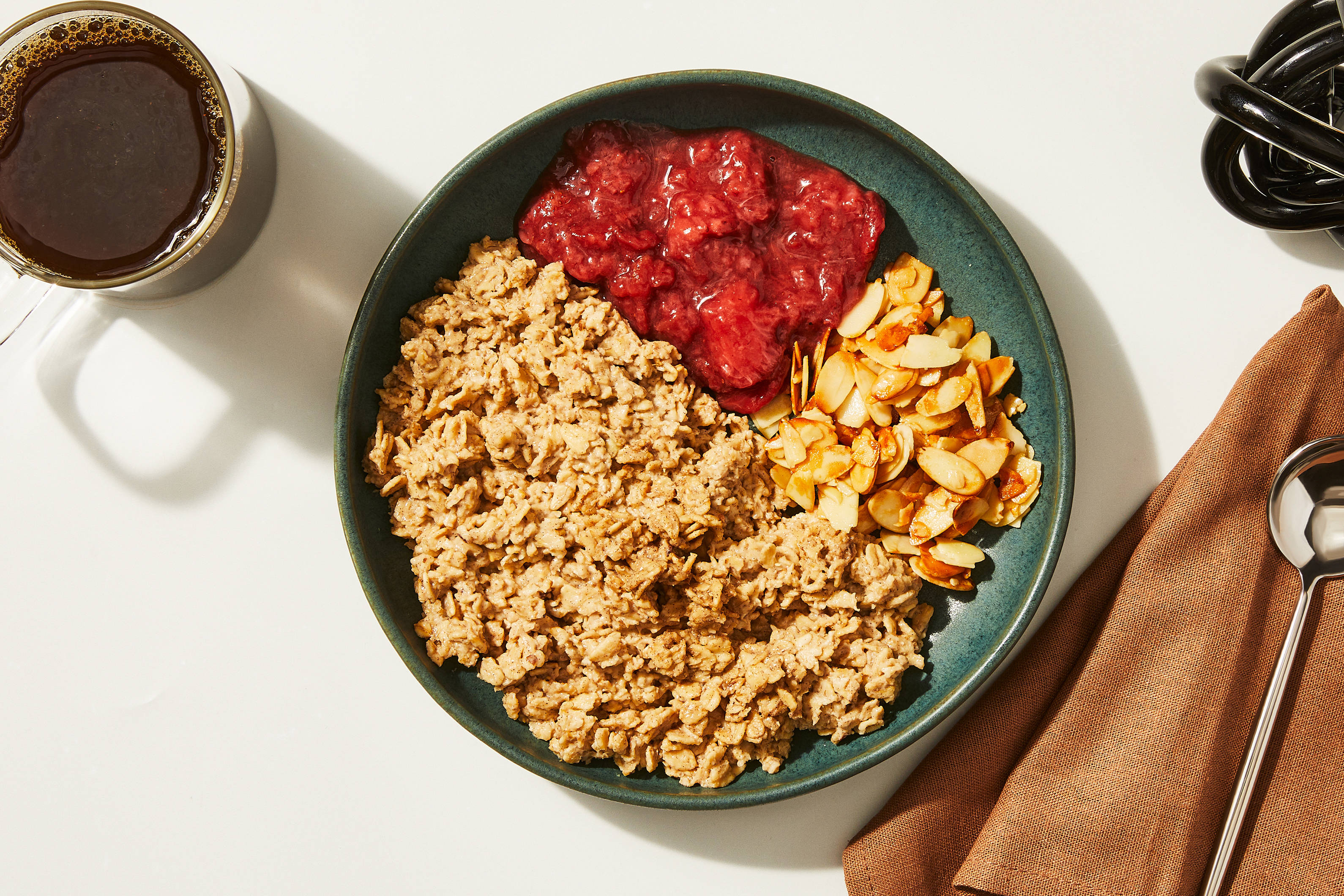 Vanilla Overnight Oats & Strawberry Compote