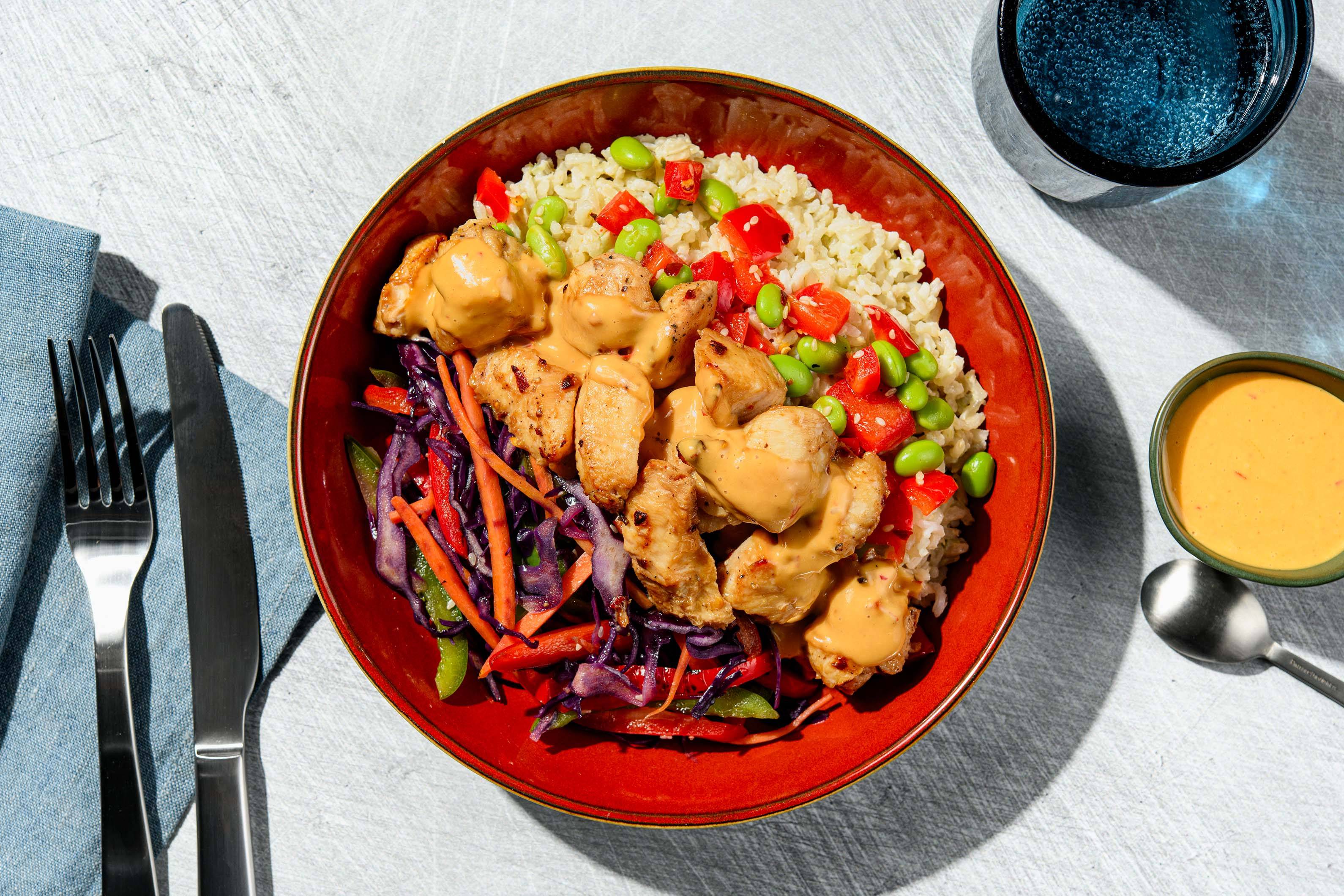 Thaise stijl kip en pindasaus