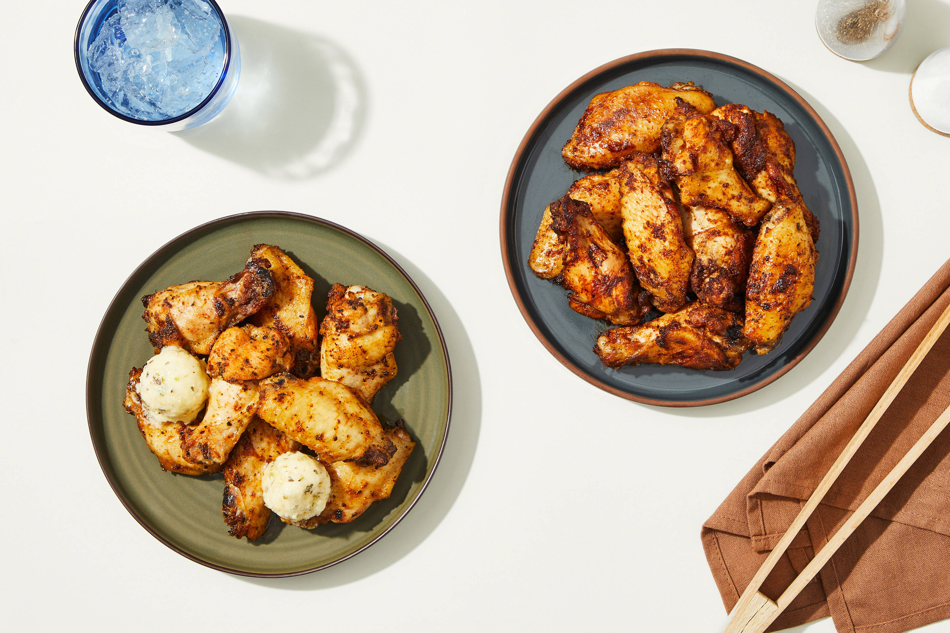 Parmesan Garlic & BBQ-Rubbed Wing Bundle 