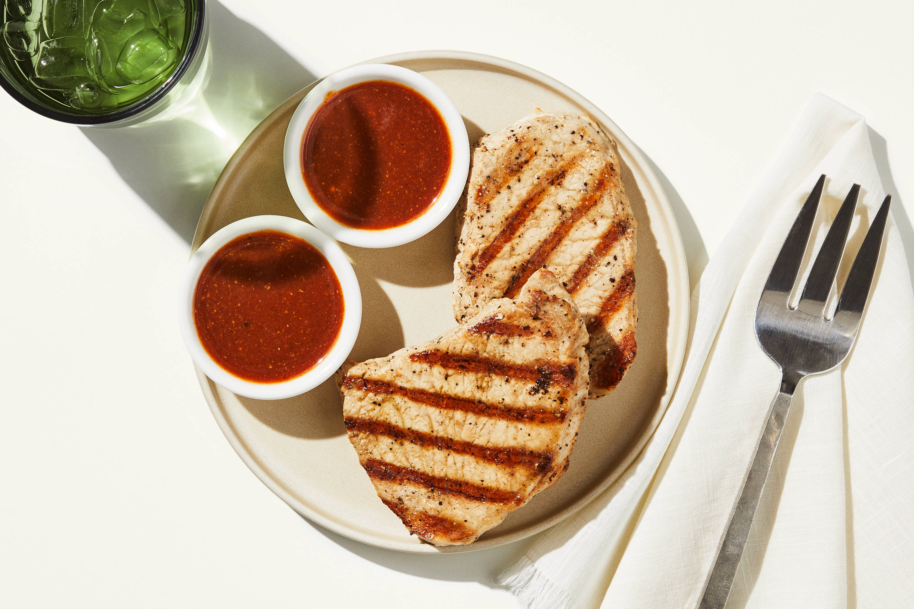 Grilled Pork Chops & BBQ Sauce