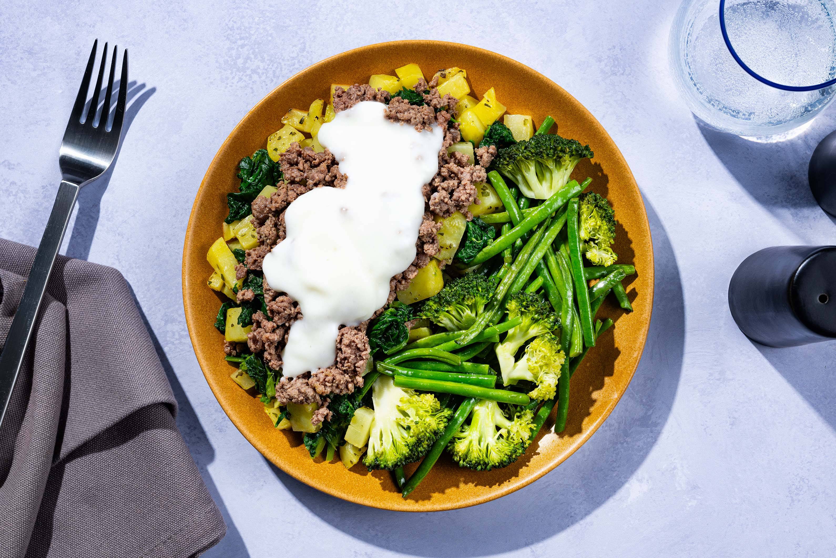 Minced beef dish with cheese sauce