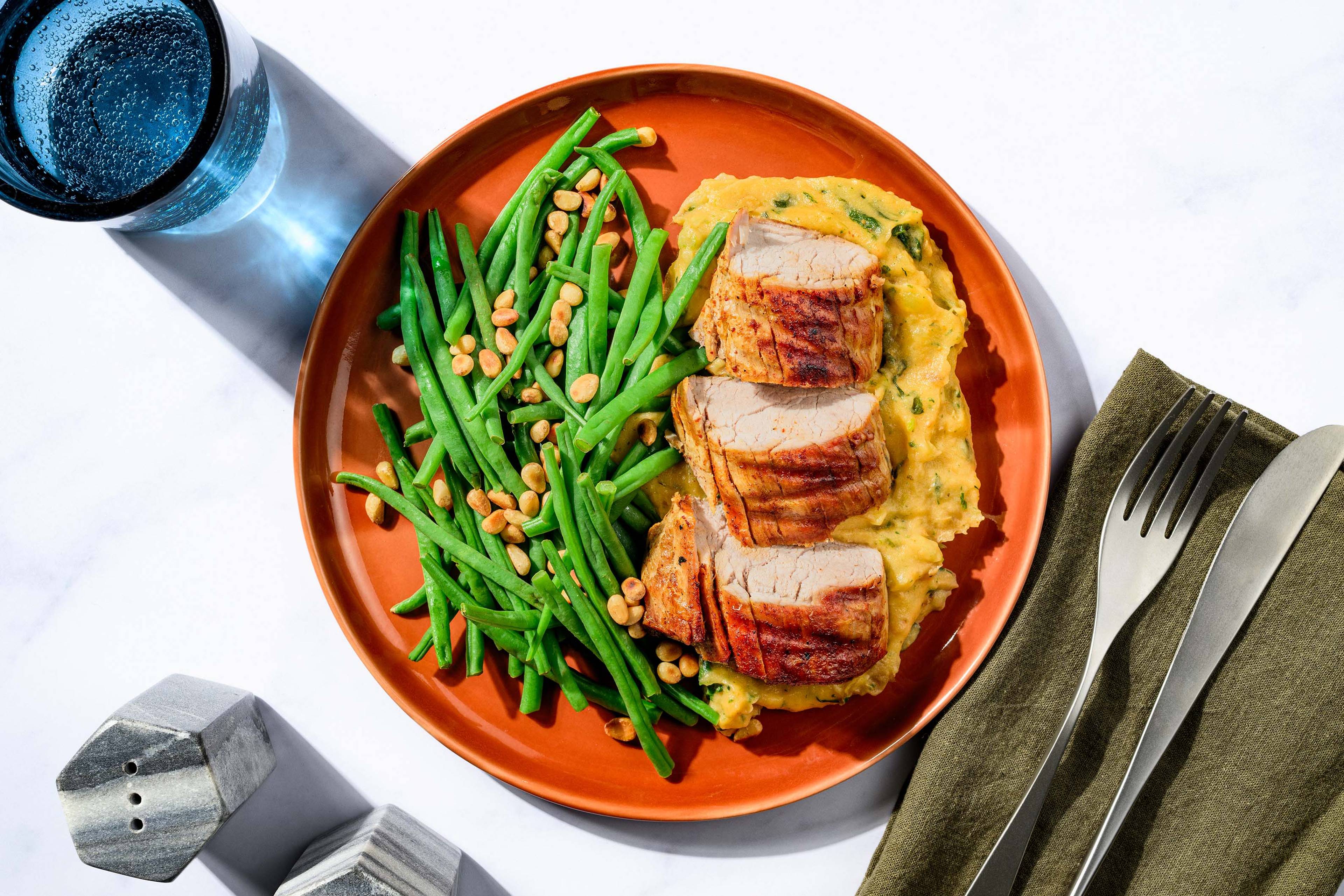 Schweinefilet auf mediterranem Püree
