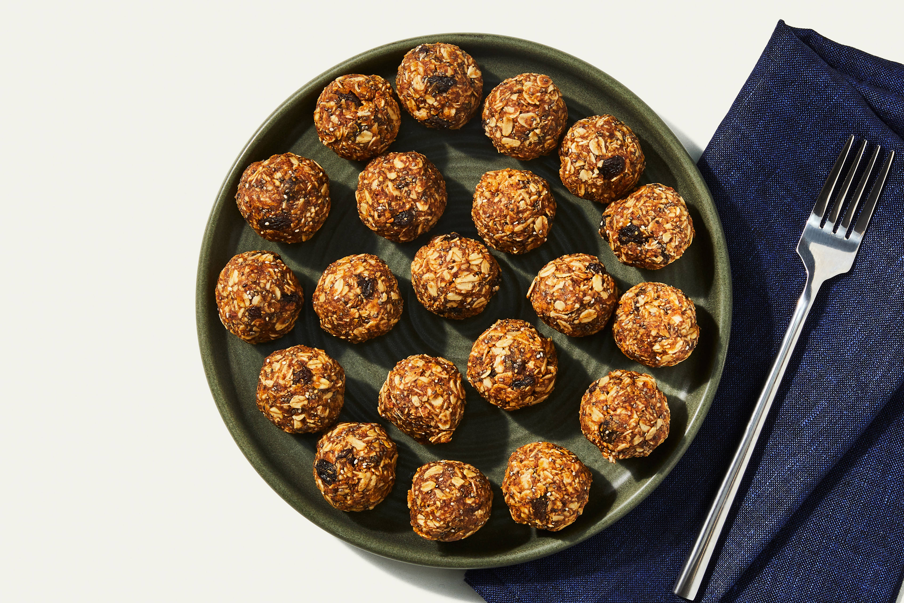 Oatmeal Raisin Energy Bites