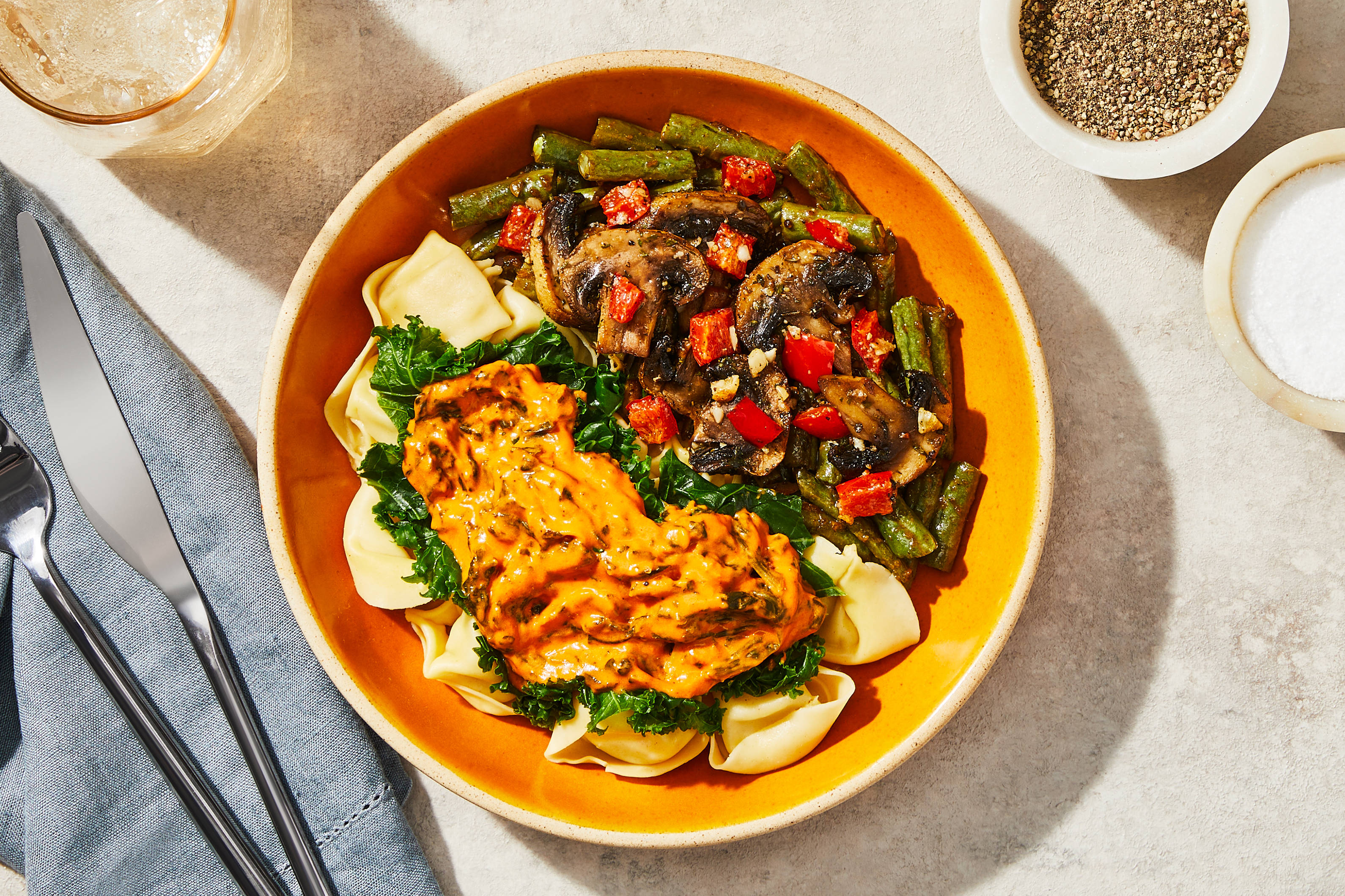 Spinach & Roasted Red Pepper Cream Tortellini