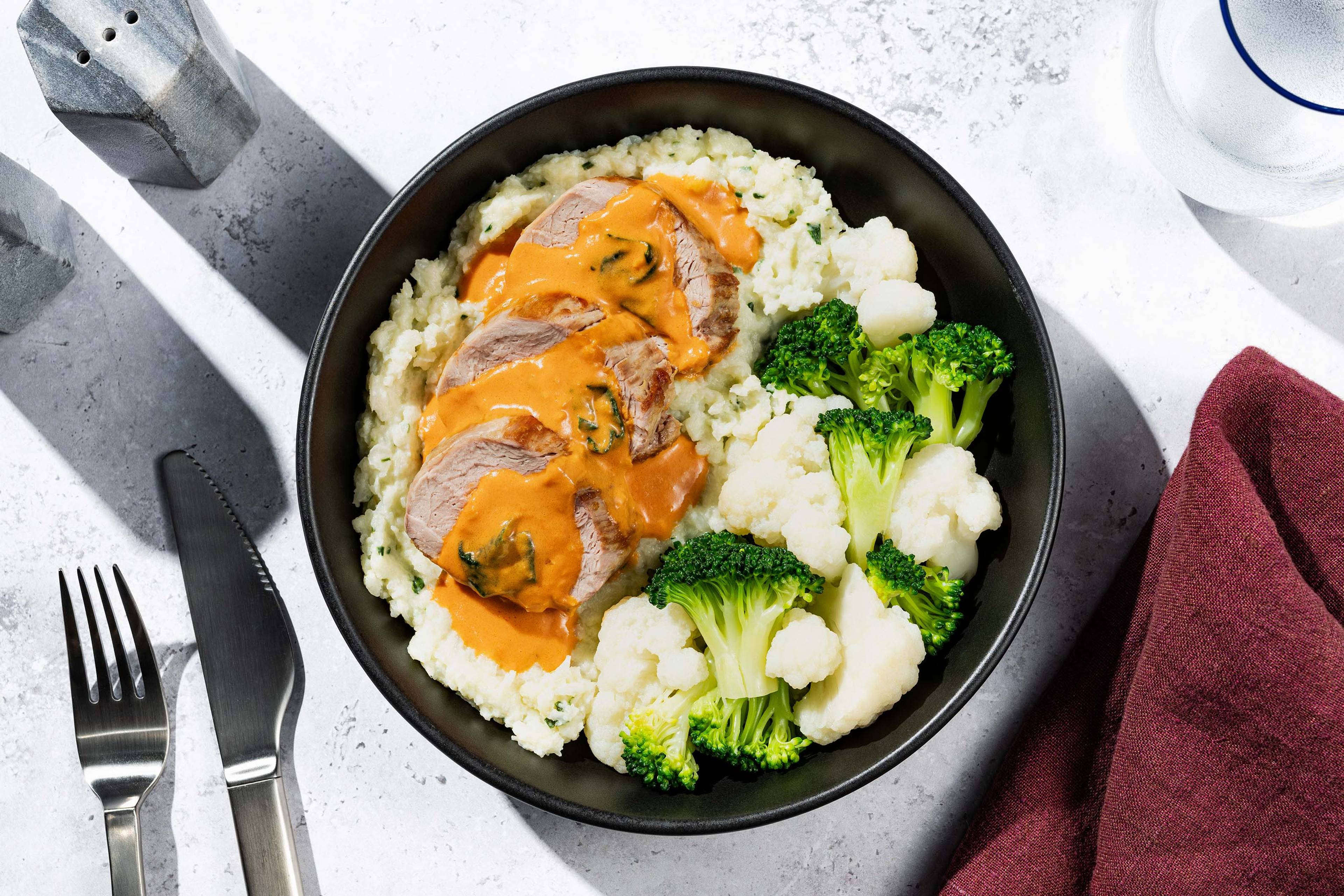 Svinemørbrad i soltørret tomatsauce